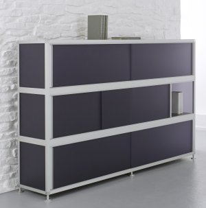 Industriedesign-Schrank anthrazit mit Schiebetüren in Fachhöhe