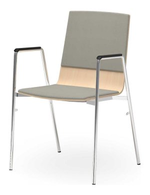 stapelbarer Seminar- / Veranstaltungsstuhl mit Armlehnen, komfortable Holzsitzschale mit Sitz- Rückenpolster
