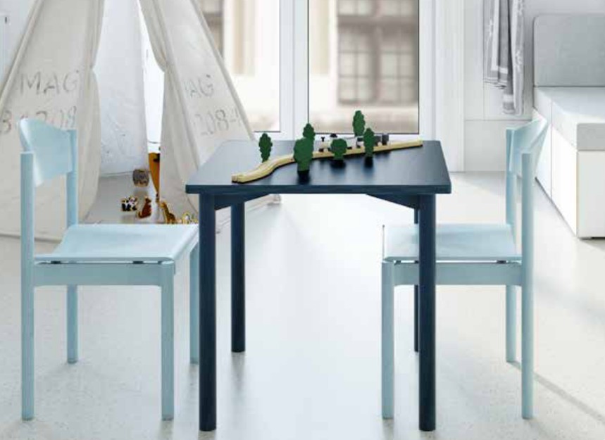 Massiver Kindergarten-Stuhl kippsicher Vierfuß-Holzgestell