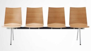 Viersitzer-Wartezimmer-Traversenbank mit robusten und abwaschbaren Holz-Sitzschalen