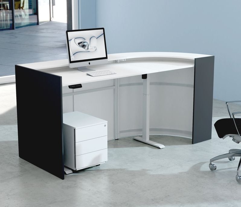 kleine Empfangstheke  mit 4 speicherbaren Tischhöhen