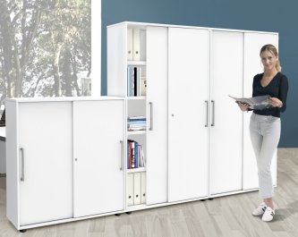 Schiebetüren-Büroschrank als Raumteiler
