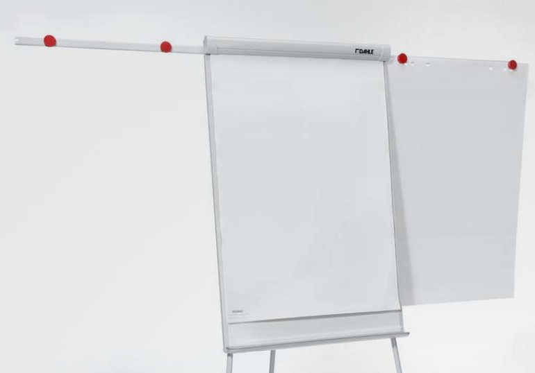 Flipchart mit ausklappbaren Seitenarme