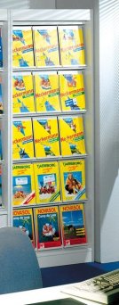 Regalschrank für Kataloge und Prospekte