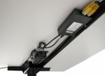 kleiner Sitz-Stehschreibtisch elektrisch höhenverstellbar