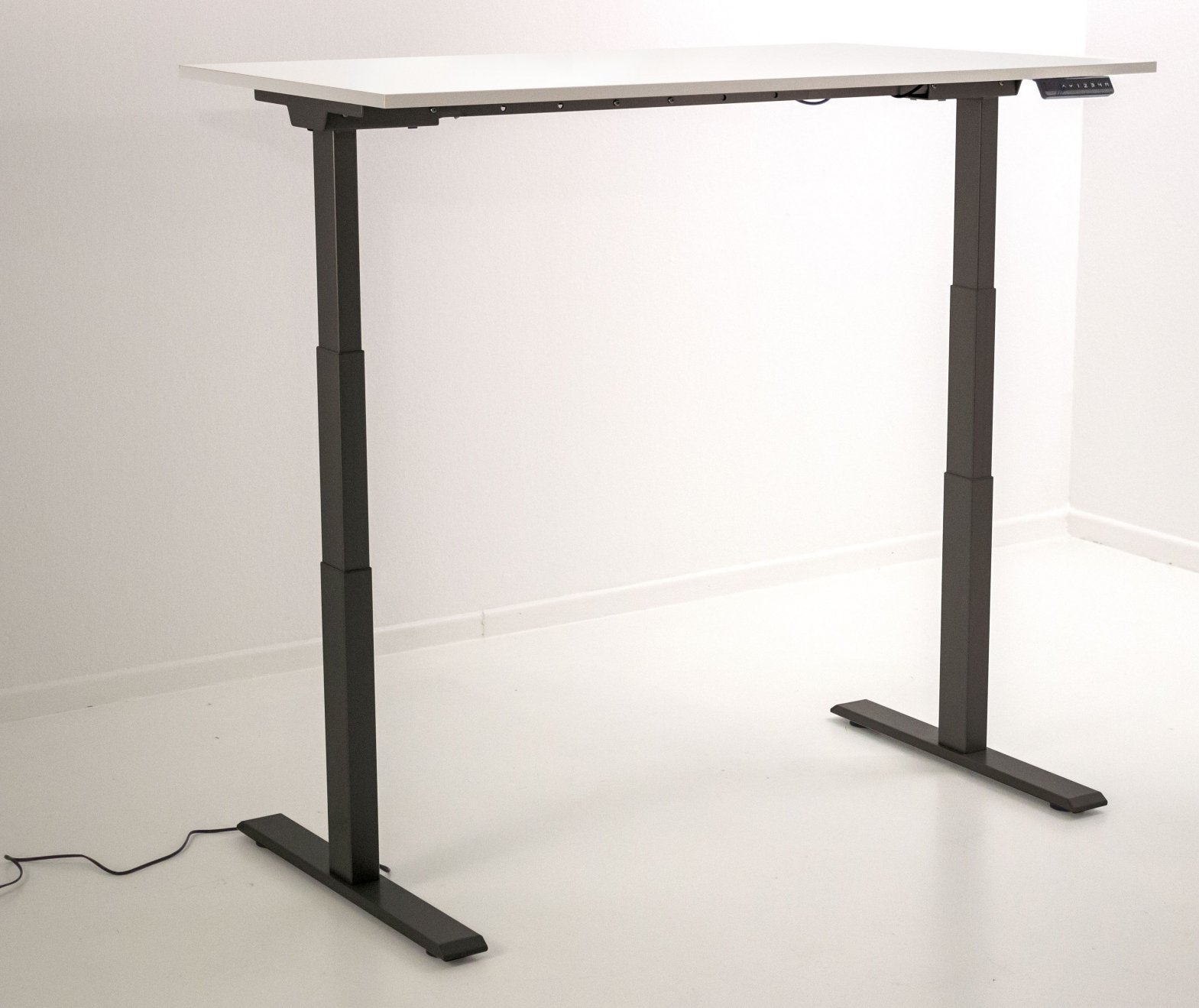 günstiger Homeoffice-Sitz-und-Stehschreibtisch