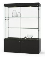 rahmenlose Schrankvitrine mit Unterschrank und LED-Deckenspots