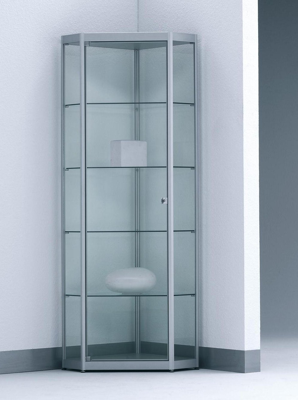 Fünfeck-Vitrine Eckaufstellung Spiegelrückwände