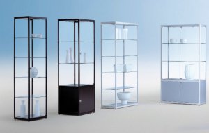 robuste Standvitrinen preiswert und hochwertig