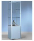 quadratische Standvitrine