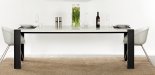 eleganter Designer-Esstisch