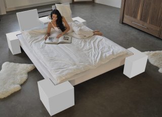 Massivholz-Doppelbett Bettgröße nach individuellen Wünschen