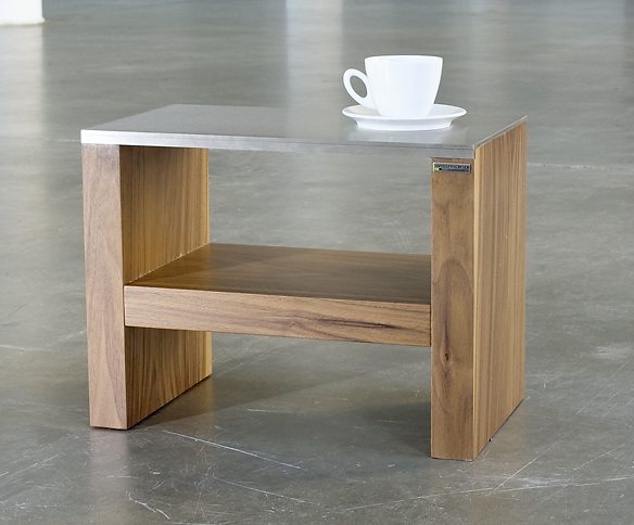 Nachttisch Massivholz und Edelstahl