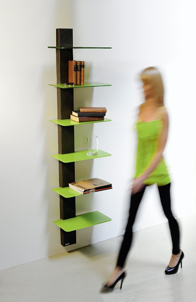 Bücher-Wandregal mit 6 gefärbten Glasplatten